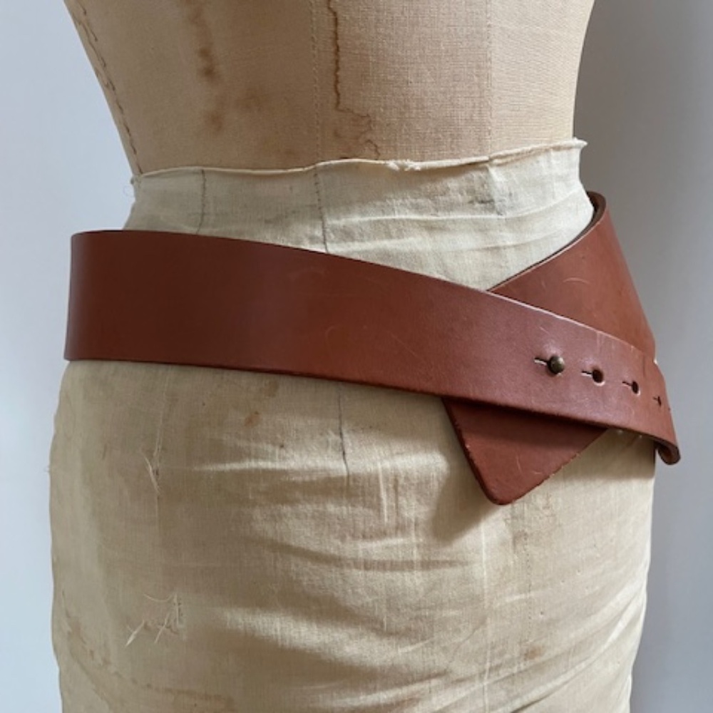 Banana Republic British Tan Collar Stud Belt